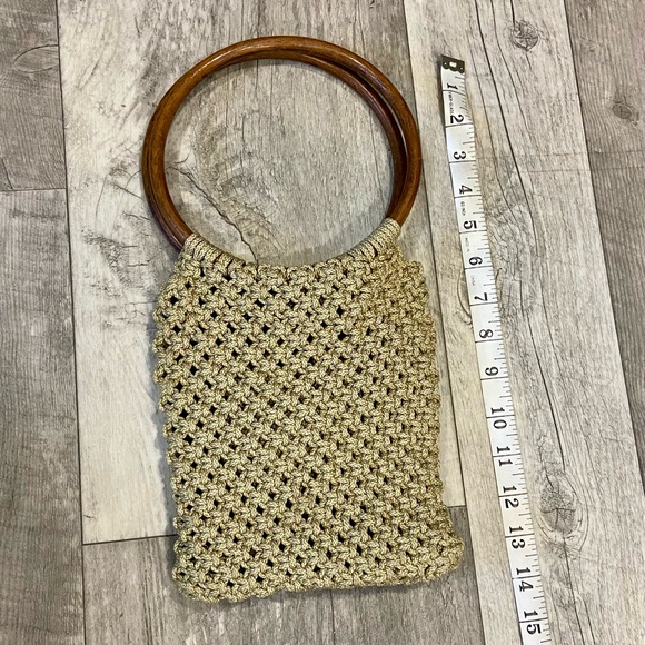 Vintage Woven Macrame Crochet Bag w/Wooden Handles - Picture 4 of 5